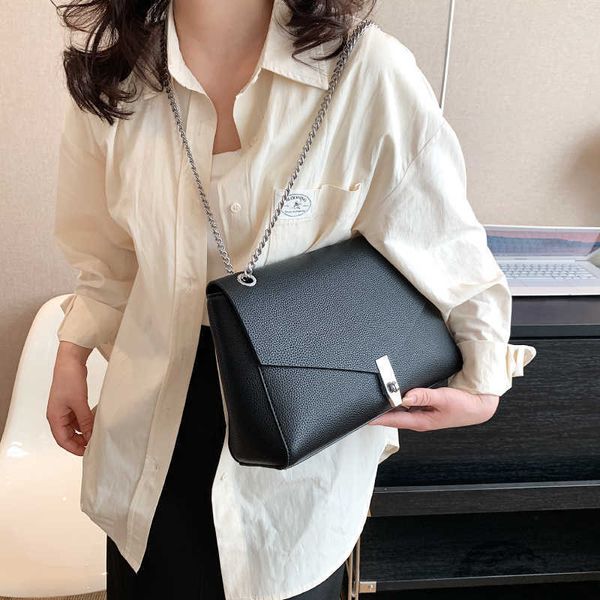 NXY Flap Crossbody Bags for Women 2023 Spring Latest Trend Designer Retro Small Handbags Female Chain Hand Bag