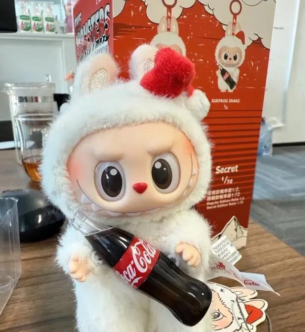 2025 AAA New Hot Sales 1:1 17Cm Popmart Labubu Doll Clothes Designer Doll V1 V2 V3 La Bubu Big Into Energy Blind Box Have A Seat Labubu Keychain 307