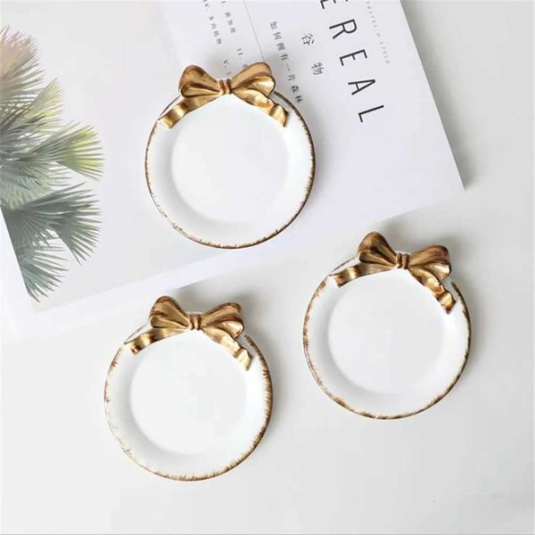 Small Dish Lovely Retro Gold Bow-knot Pattern Resin Plate Dessert Soy Sauce Vinegar Plates Ring Jewelry Storage Trays Home Decor Y240902