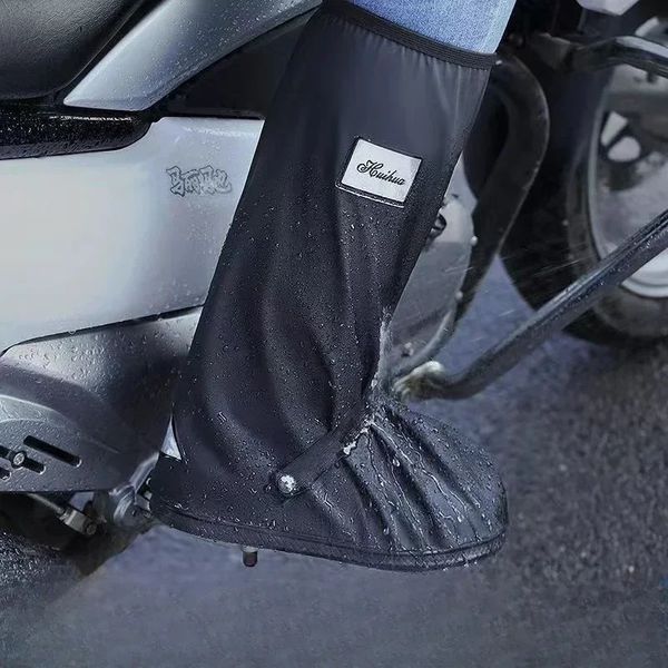 Covers Pvc Waterproof and Nonslip Mens Rain Boots Light Weight Galoshes Male Shoes City Fishing High Quality Lowheel Loafers 241115