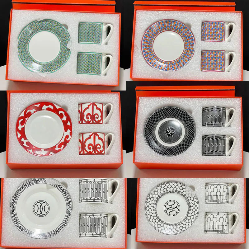 European Luxury Bone China Coffee Cup and Saucer Gift Set High-End British Afternoon Tea Cup and Saucer Wedding Birthday Gift