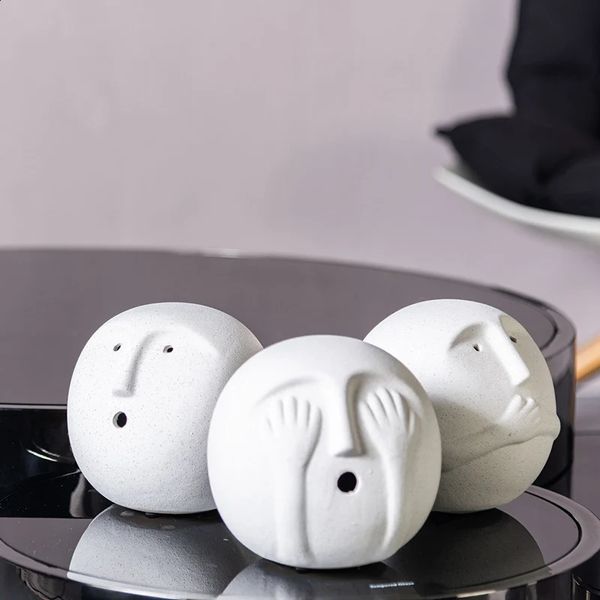 Circular cartoon head sculpture family living room study desk coffee table office accessories books Nook modern American decoration 241014