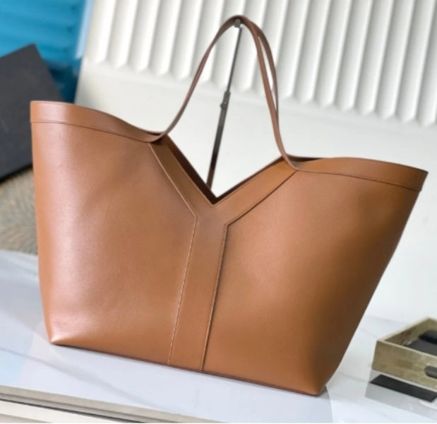 10A Designer bag high-quality and large capacity shoulder bag fashionable travel bag handbag that can hold iPad and computer 817602