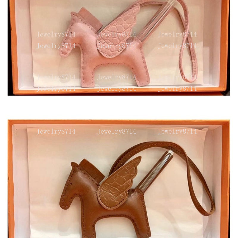 Designer Sheepskin Horse Bag Charm Keychain Luxury Paddock Keychain Genuine Leather Nano Pegasus Pendant Wing-Shaped Flight Charm Bag Charm Women&#0