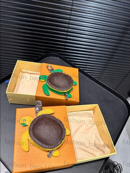 2024 designers keychains Lover Keychains Letters with diamonds designers keychain top Car Key Chain Keyring Bags Wallet Pendant Earphone Bag