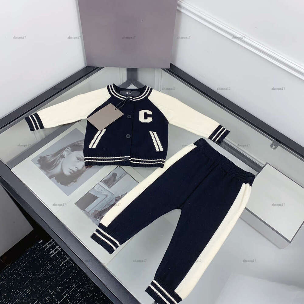 Top newborn jumpsuits Knitted design infant bodysuit designer baby clothes Long sleeved toddler jacket and pants A380X11N090