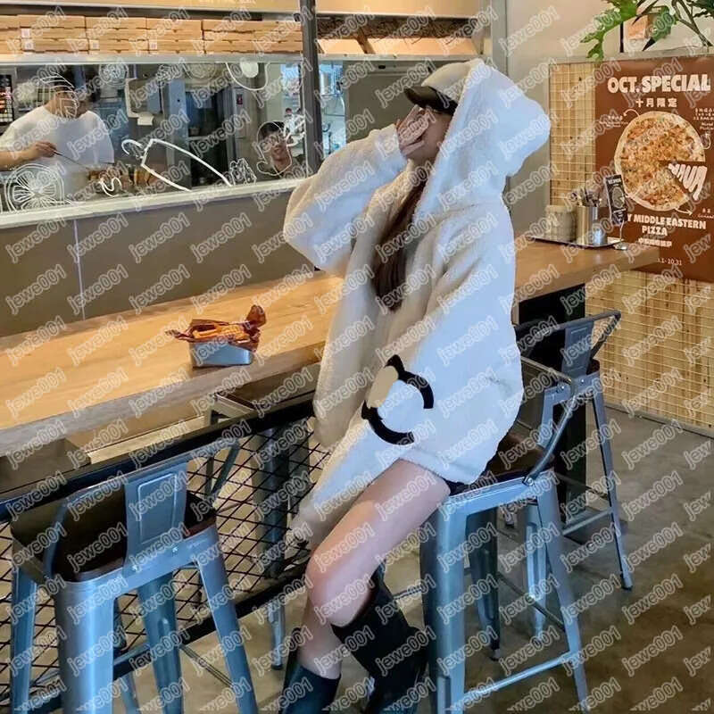 Designer Luxury Fashion Womens Clothes Lady coat Women Faux Shearling Outerwear Winter Fleece Jacket Men Warm Thickened Lamb Puffer BFG2411192 yeclo