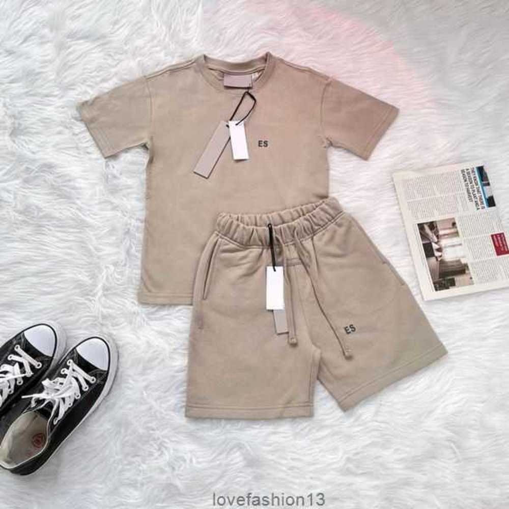 2023 Designer Ess Baby Clothing Sets Boys Girls Essentials Summer Luxury Tshirts and Shorts Tracksuit Zibk
