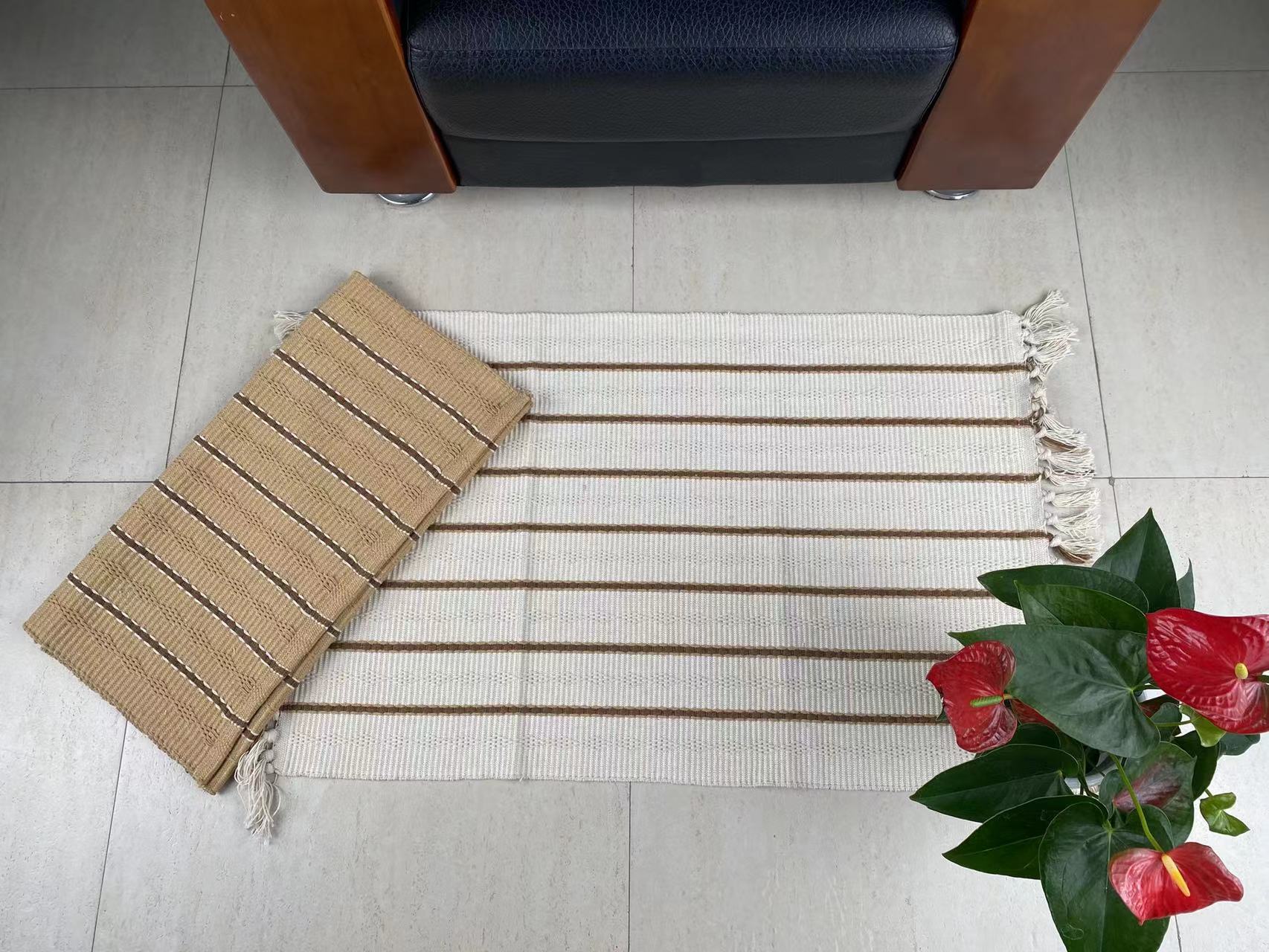 Fashion-Forward Handmade Cotton Floor Mat - Premium Absorbency for Modern Spaces