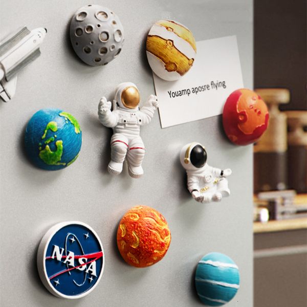 Fridge Magnets 3D Happy Planet Series Refrigerator Sticker Space Astronaut Spaceship Earth Resin Magnetic Message Board Home Decoration 2308