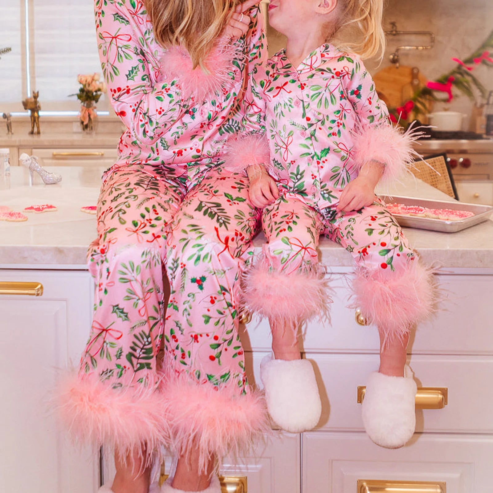 Hirigin Mommy and Me Christmas Pajamas Set Feather Trim Long Sleeve Button Down Matching Xmas Sleepwear for Mother Daughter 240619