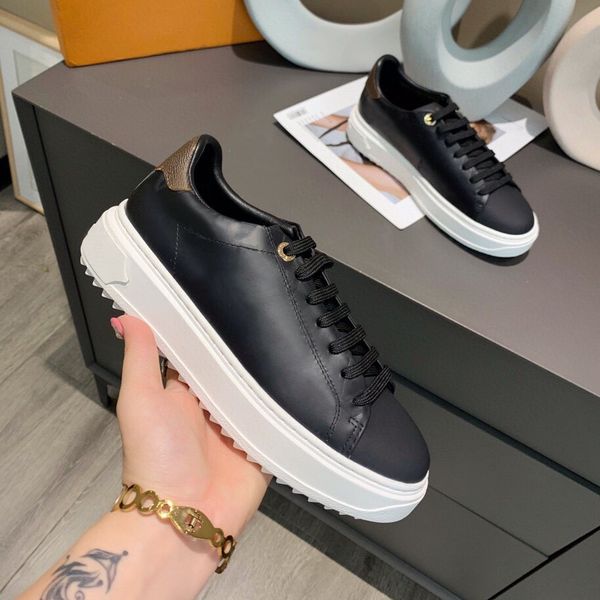 New Designer Womens Bottom Sneakers Sports Sports Platform Slowing Shoes Running Runners Trainers W590 06