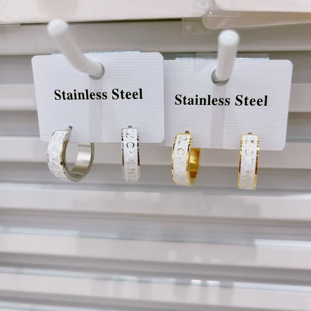 316L Stainless Steel Luxury Girls letter black white pink C hoops designer branding 18k Gold silver women round engrave earrings wedding party birth