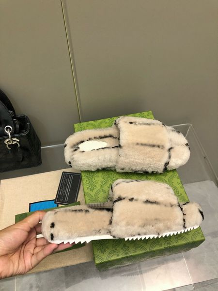 Designer Shoes DOUBLE Rhinestone wool Scuffs Slippers fashion Autumn and winter styles Women mules Letter sandals Size 35-40