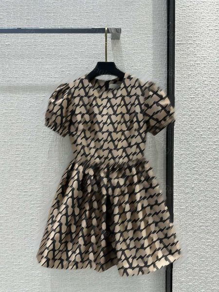 23ss Summer Dresses Women Dress Womens Designer Clothing Vintage Full Jacquard Bubble Sleeve Pleated Fold Waist Pompadour Skirt