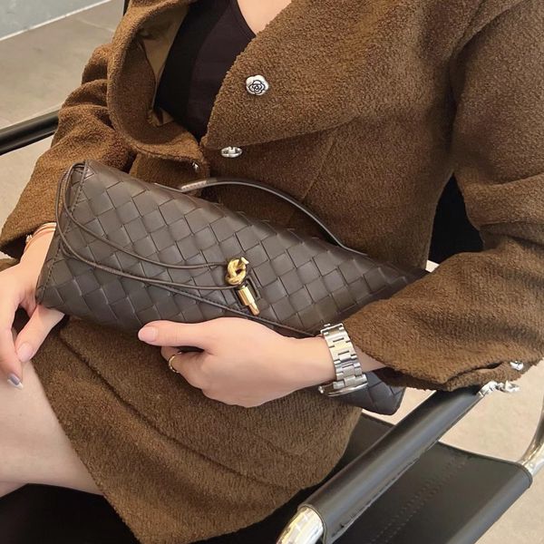 Top Quality Long Clutch Andiamo With Handle Evening Bags Luxury Designer Soft Lambskin Leather handbag Card Slots Metal Knot Closure Women T