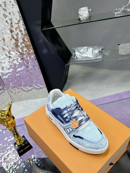 Designer Luxury Casual Shoes Flat Spikes Suede Diamond Men Women Prom Wedding Shoe Sneakers Men Flat Sneakers Genuine Leather Dress Shoes Wi