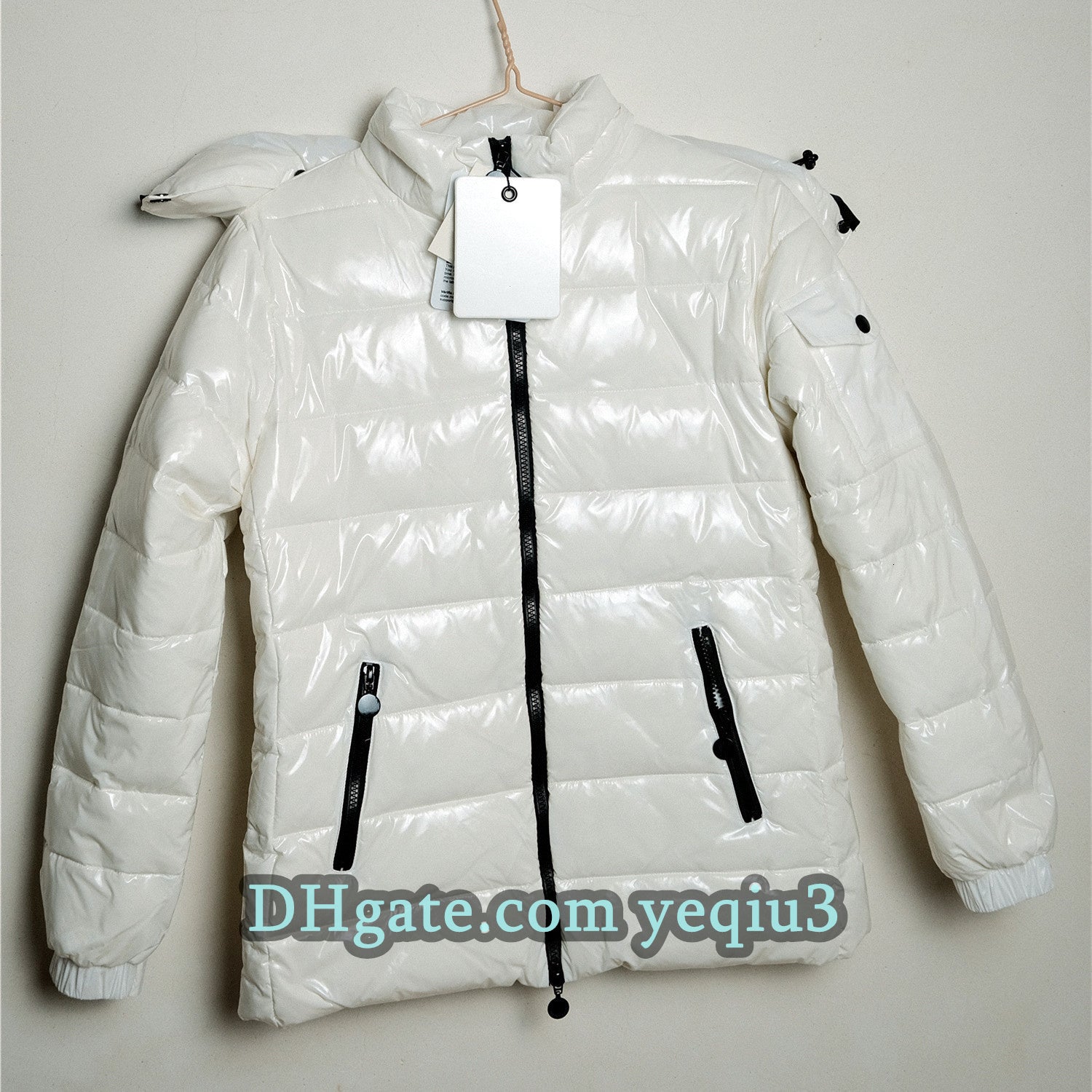 Women Down Jacket Women White Duck Down Puffer Jacket with Fluffy Wolf Fur Collar Stylish Winter Parka for Outdoor Streetwear Lightweight and Warm A