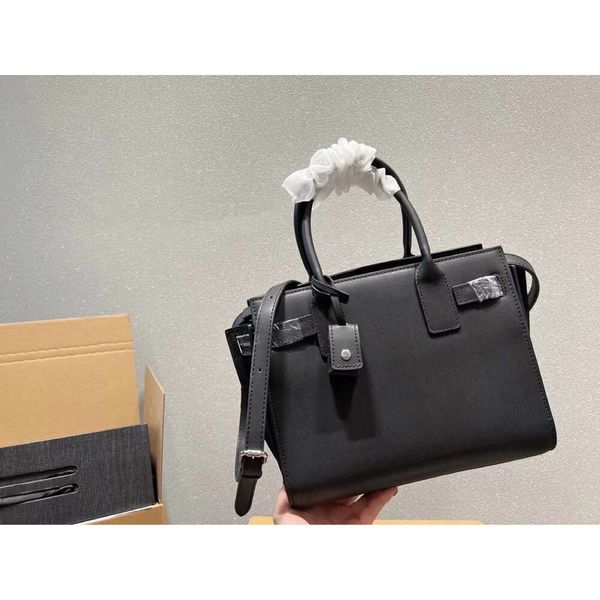 Shoulder Bags 2023 tote bags handbag crossbody shoulder women wallets crocodile grain with lock dust bag black Cross body designer bag sac d