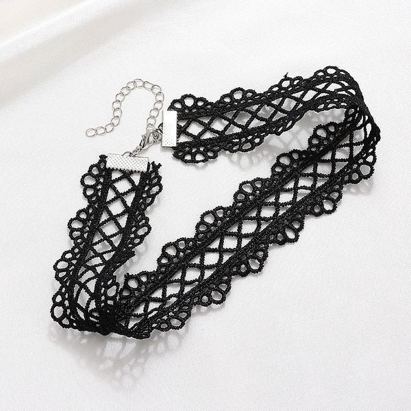 Vintage Short Lace Black Broad Necklace Women Summer Hollow Woven Aesthetics Choker Punk Short Clavicle Chain Party Accessories