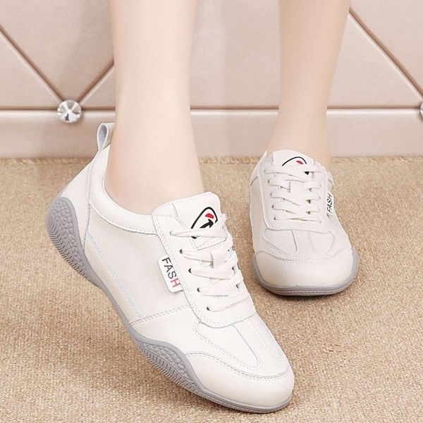 2024 New Casual Lightweight Sports WomenBreathable Little Platform Shoes White Sneakers Women dhshoesw