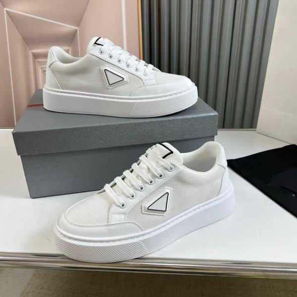 Sapatos de grife masculino Splicing Treinadores de moda de casal de qualidade Alta Casual Casual Running Sports Flat Sports