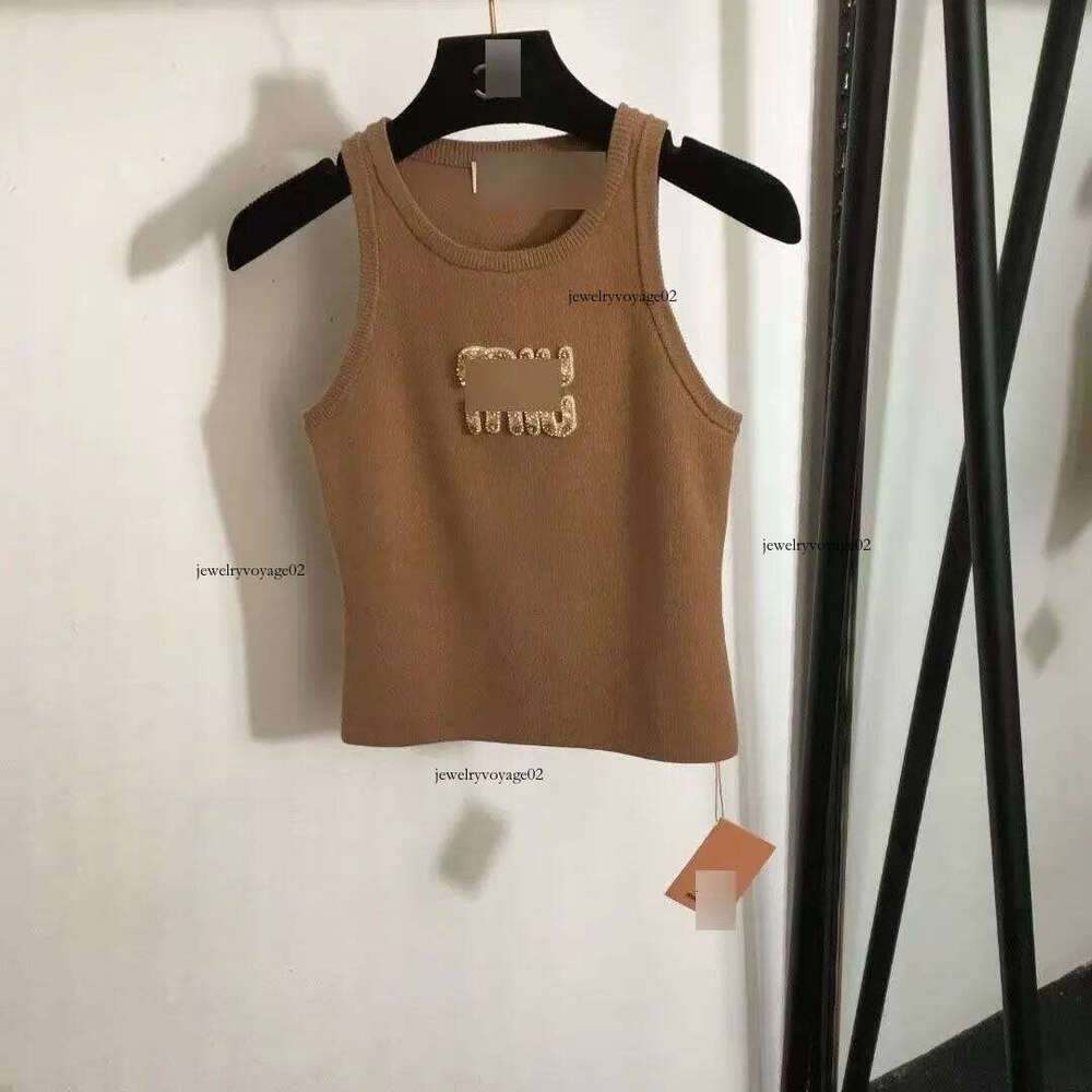 Muis Tshirt Womens Tanks Top Designer Top Women Designer Luxury Vest Sleeveless Camis Pure Cotton Fashionable Knitted Camisole Tees Miulys Miulys Ta