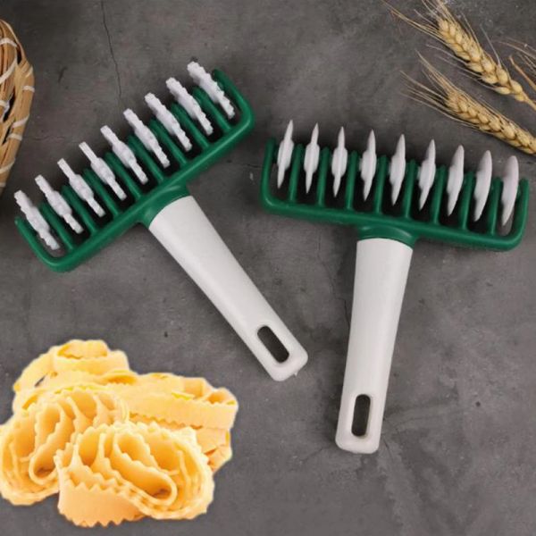1Pcs Kitchen Tool Multi Roller Dockers Dough Cutter Plastic Noodle Pasta Instant Noodles Maker