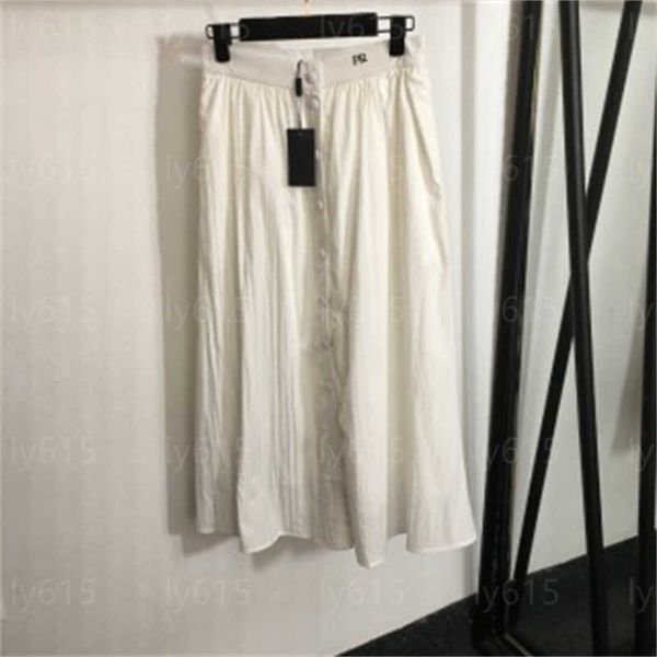 Designer Skirt Women Fashionable Leisure Skirts One-piece Single-button Letter decoration High-waist Half Skirt Black and White 2 colors
