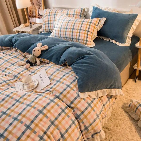 Bedding Sets Korean Coral Flannel Bedskirt Quilt Covers Milk Veet Sheets Winter Bedclothes 4