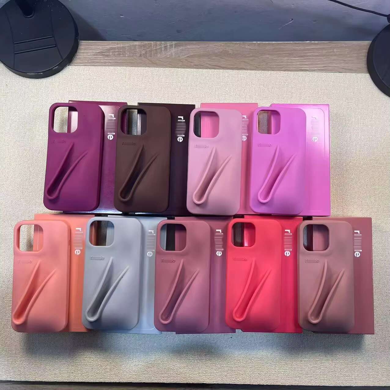 Lip Gloss Rhode Make up Lipstick Holder Silicone Mobile Cell Phone Cover Cases for iphone X 11 12 13 14 15 Pro Max