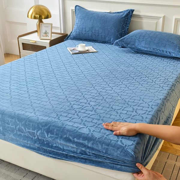 Bedding sets Bedspread 200 220 Crystal Velvet Fitted Sheet Thicken Flannel Warm Set Mattress Cover AllAround Elastic Bed Linen 231026