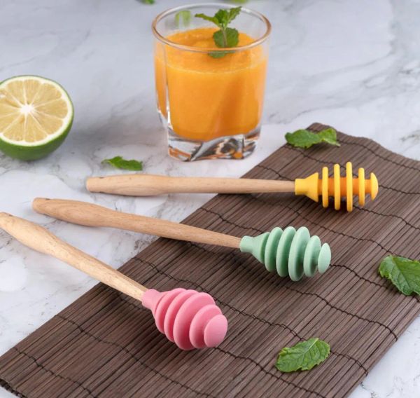 100pcs Wooden Handle Silicone Tools Honey Spoon Drizzle Stick Honeys Mi Stirrer Dip Spiral Server Kitchen Gadget Tool 4 Colors
