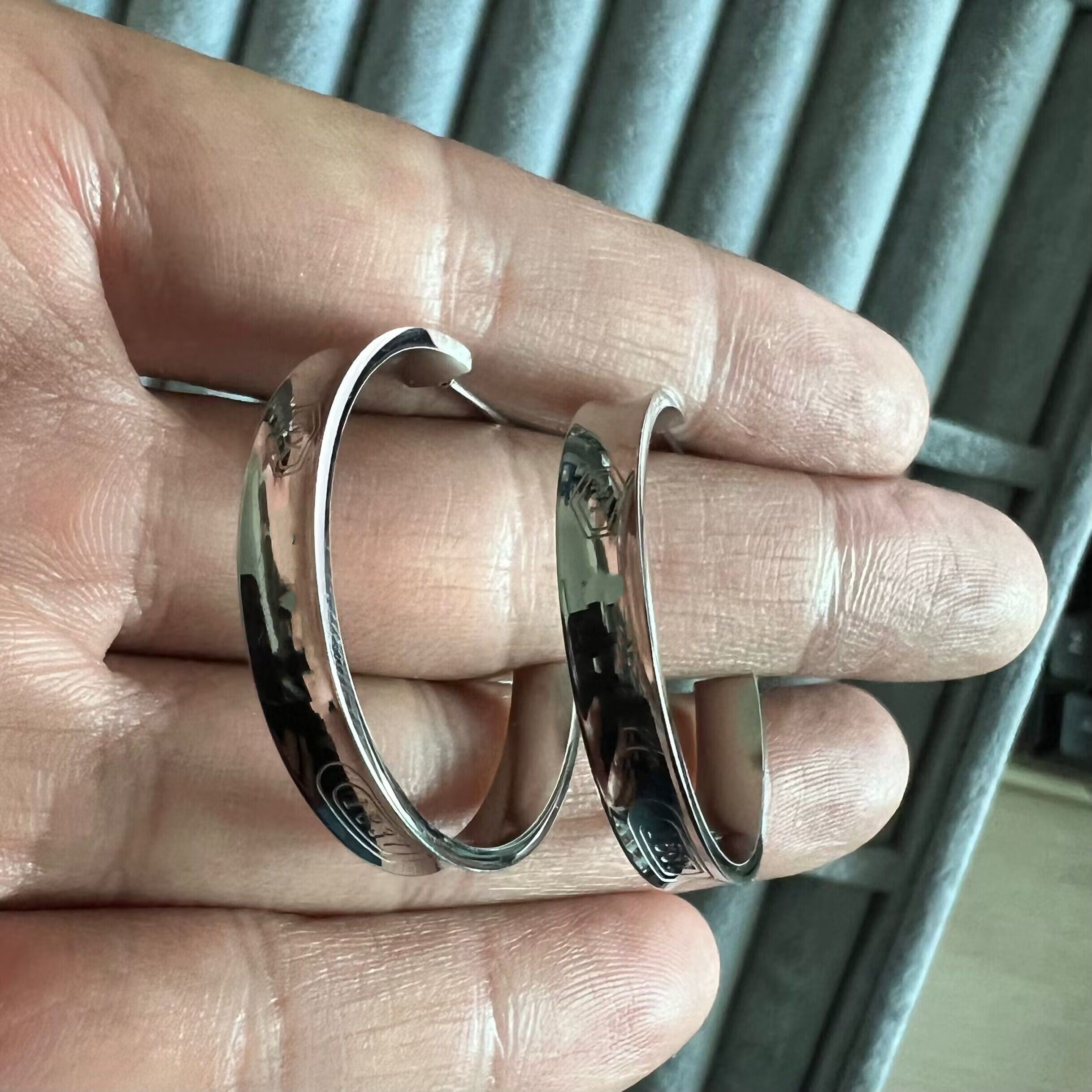 Logo engraved middle size 3cm TF hoop dangle 18K gold rose silver circle Earrings 316L Stainless steel jewelry for Women Party Wedding Hoops Wholesa