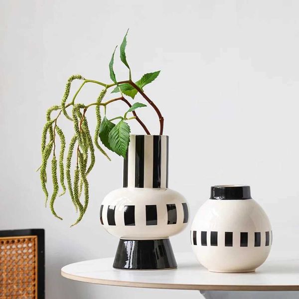 Vases Nordic Ins Black and White Ceramic Vase Ornaments Living Room Bedroom Flower Arrangement Art Vases Home Decoration Accessories J240515