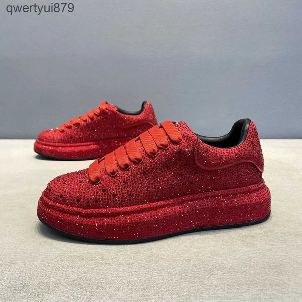 Casual Shoes New Royal Style Lactone Pointed Flat Leather Soes Fascion Mens Loafer Dress Smoking Slide Diamond Soe 38-43 H241115