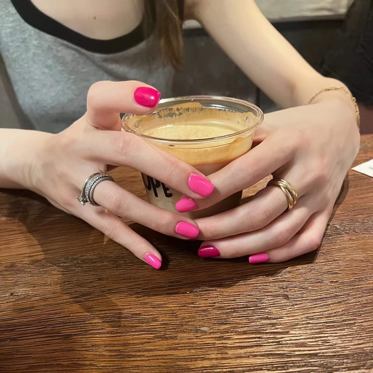 TEMU Short Oval Press-on Nails - Vibrant Glossy Pink Fake Nails For , Easy To Apply Reusable Artificial Nails With , Classic For Summer, Parties,