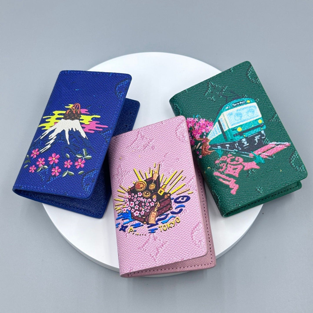 Womens Designer Card Holder PASSPORT COVER Fashion business Protection Case Trendy Credit Mens Wallet Iconic Brown