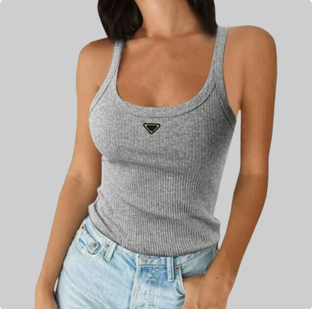 Hot 2024 designer Womens T Shirts Sleeveless Woman Fashion Vests Summer Tanks Camis Tees Vest Short Shirt Ice Silk Tops