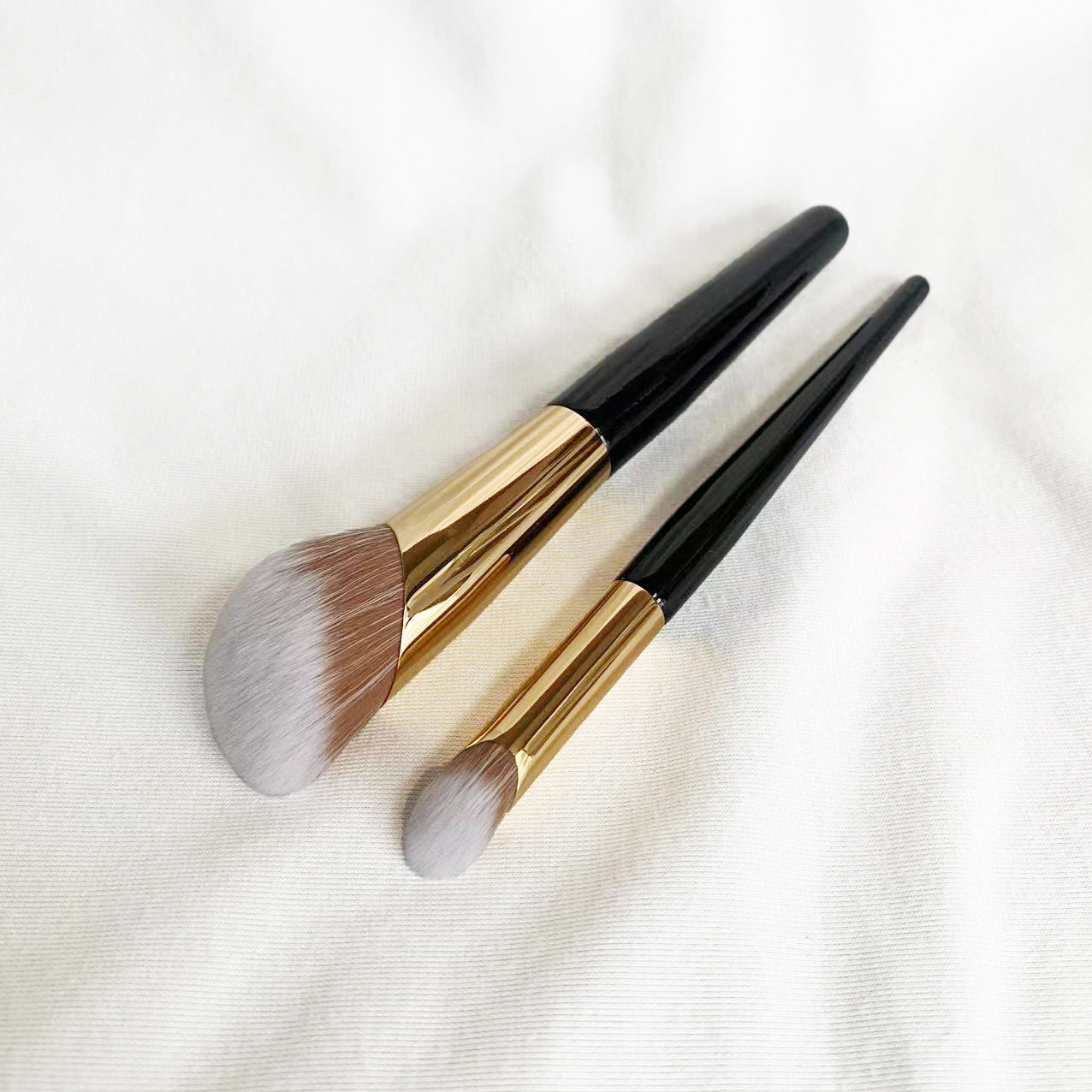 Makeup Brush Set Skin Fetish Sublime Perfection Foundation Highlighting and Concealer 2 pieces Set Face Cream Contouring Cosmetic Tools