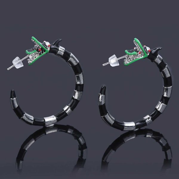 Charm Harong Halloween Creative Beetlejuice Hoop Earring for Women Beetle Sandworm Creepy Chunky Jewelry Cosplay Props Accessories H240911