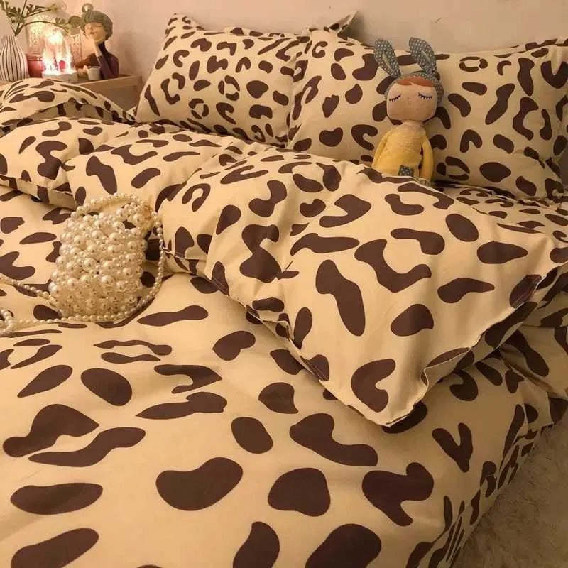 6AA2 Elegant French-Linen Set: 4-Piece Bedding Featuring Detailed Lace Trimmed Pillows