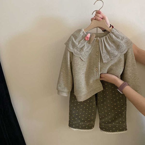 Korean version girls autumn and winter new set 2024 lace doll collar knitted fleece cardigan polka dot thick pants trendy X241016