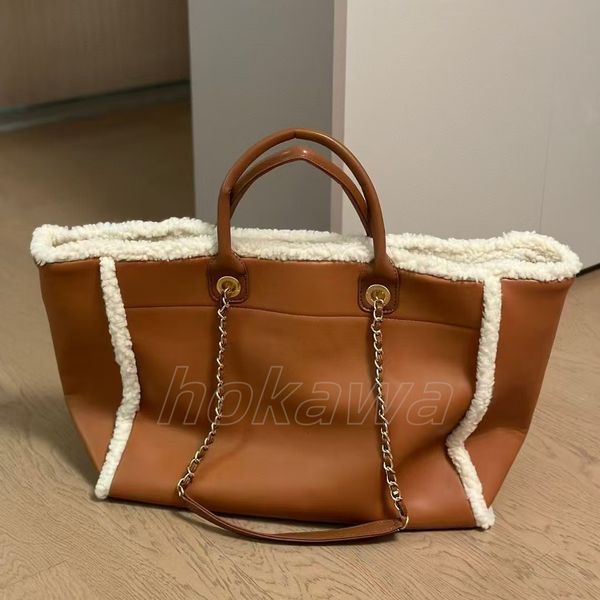 new genuine Totes leather lambhair handbag with simple high-end fashionable chain crossbody large capacity tote beach bag fashionable Elegan