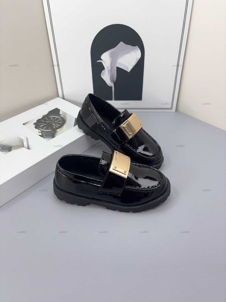 Fashion kids leather shoes Patent leather baby shoe Size 26-35 Box packaging Metal nameplate decoration boy designer sneakers