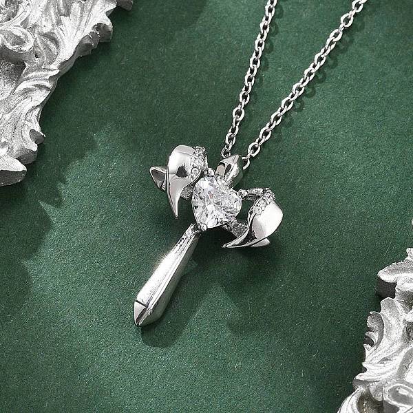 Collares colgantes de cruz de ala de circonita cúbica de latón para mujer