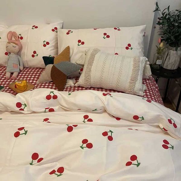 2024 Cherry Cute Bedding Set Flat Sheet cases No Filler Ins Spring Kids Audlt Single Full Size Home Hotel Bed LinensC250122
