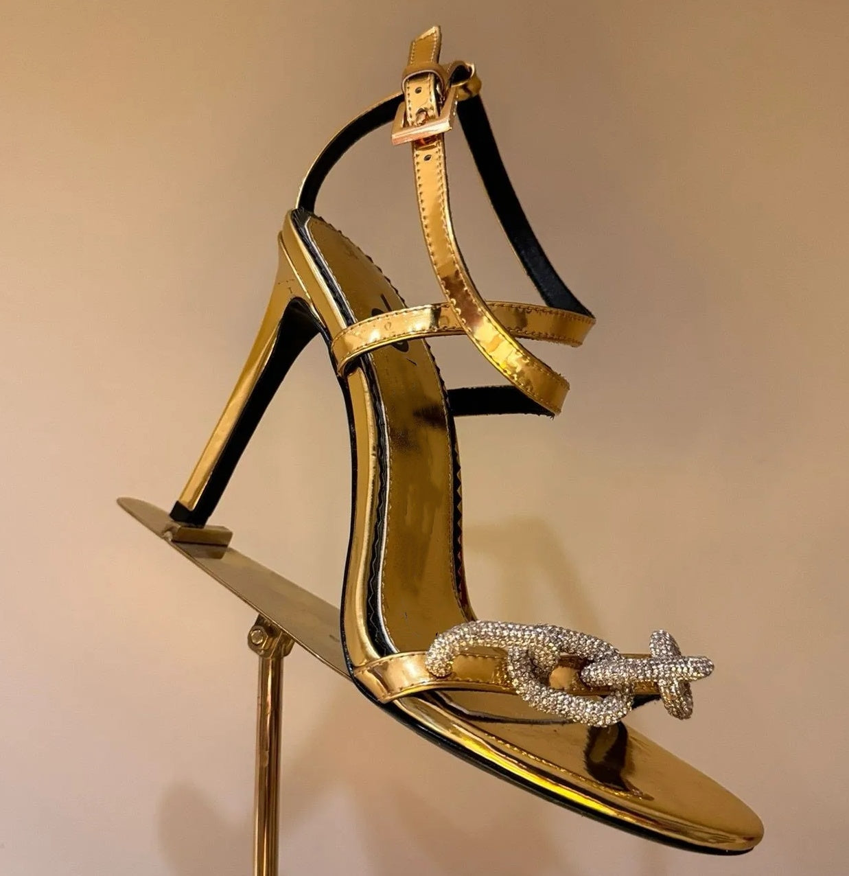 24SS Famous Brand women high heels Mirror Leather Chain Sandals Shoes With Crystal-embellished High Stiletto Heel Party Dress Lady Gladiator Sandali