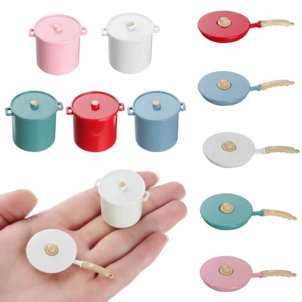 Kitchens Play Food 1 metal mini pot and Pans Dollhouse kitchen utensils kitchenware toys mini kitchen furniture doll accessories scene model
