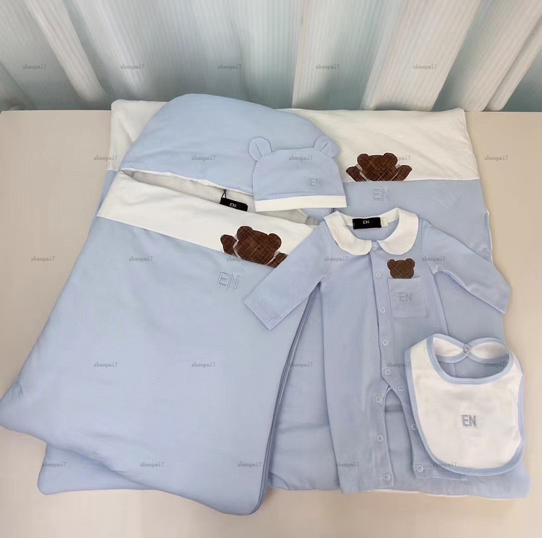Top kids jumpsuits Bear print infant Five piece set newborn baby bodysuit Hat Bib Blanket and Embrace a quilt A383X11N191